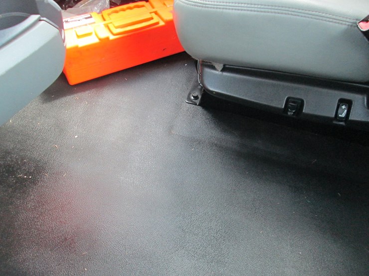 2020-kenworth-t680-image-37