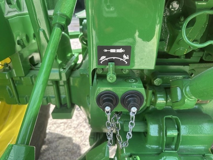john-deere-4320-image-10