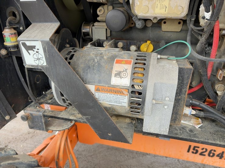 2014-jlg-400s-image-16