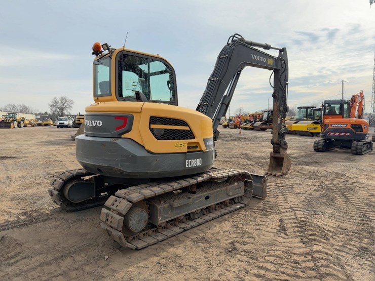 2016-volvo-ecr88d-image-5