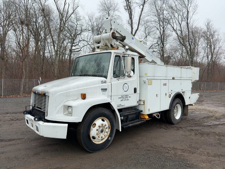 2002-freightliner-fl70-image-1