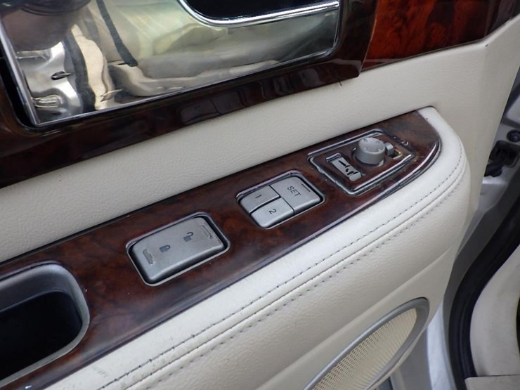 2003-lincoln-navigator-image-25