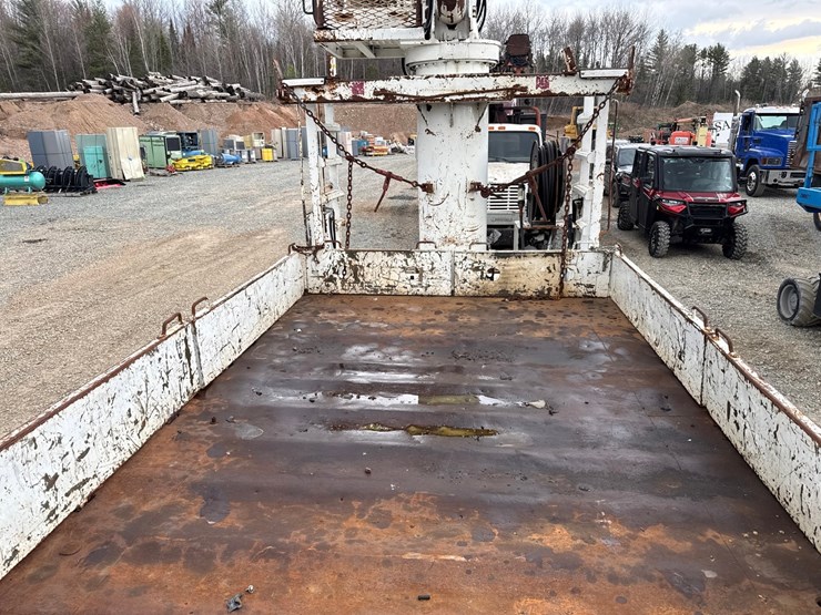 2010-massey-ferguson-8-image-77