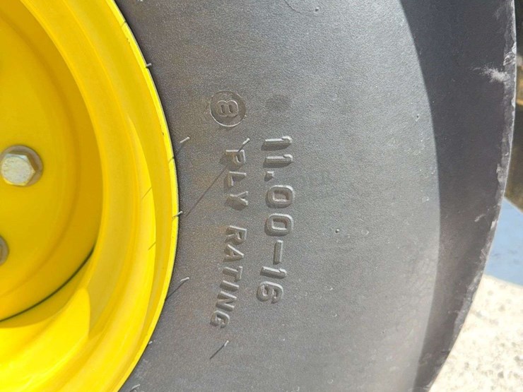 2004-john-deere-7320-image-107