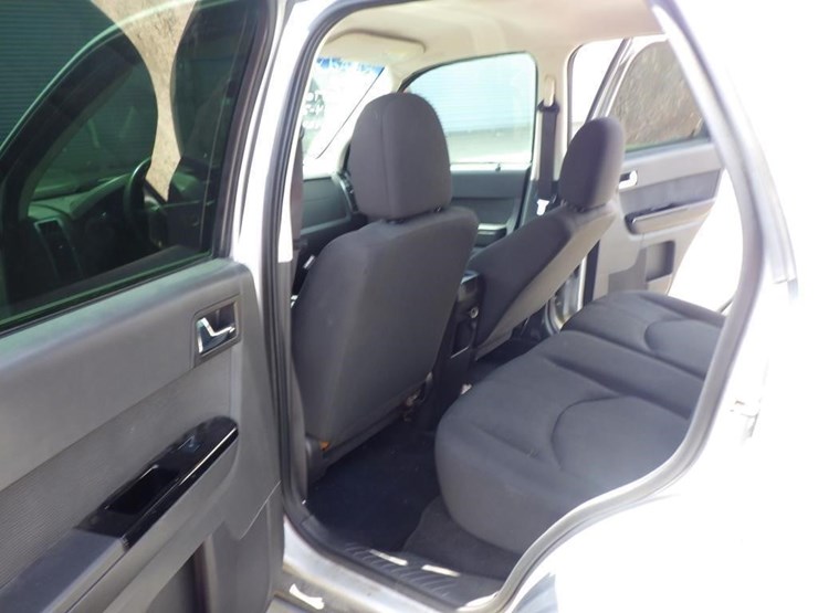 2010-mazda-tribute-image-7