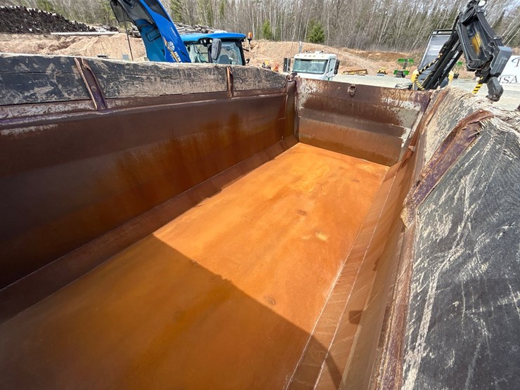 2010-massey-ferguson-8-image-23