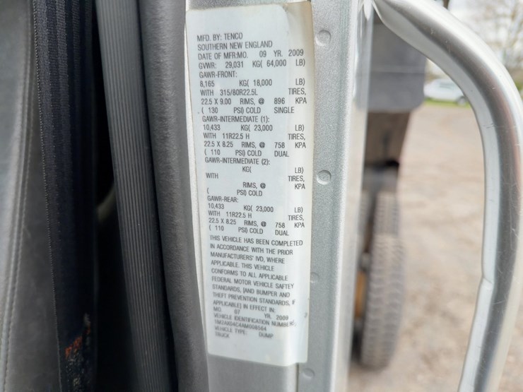 2010-mack-granite-gu713-image-38