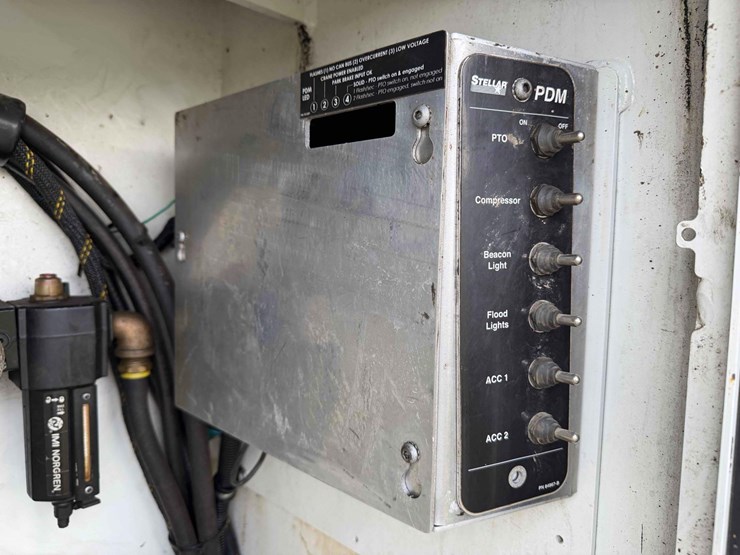 2019-peterbilt-337-image-22