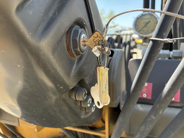 caterpillar-ec18k-image-15