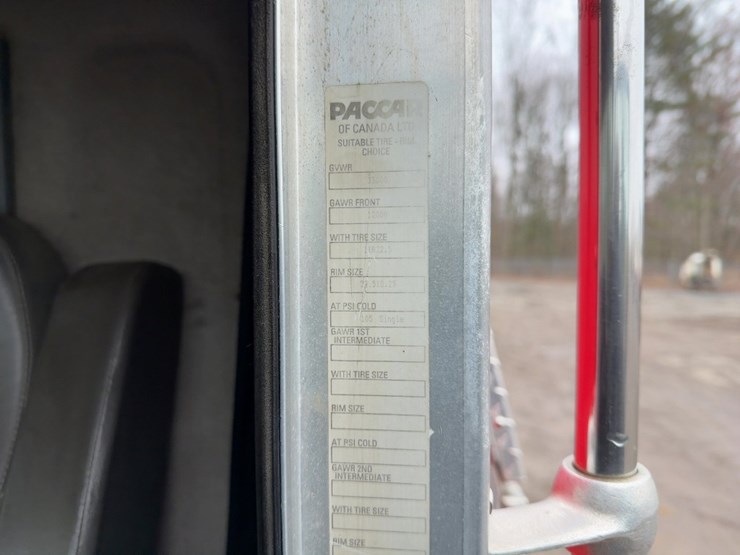 2005-kenworth-t300-image-31