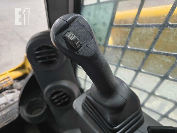 2021-caterpillar-289d3-image-16