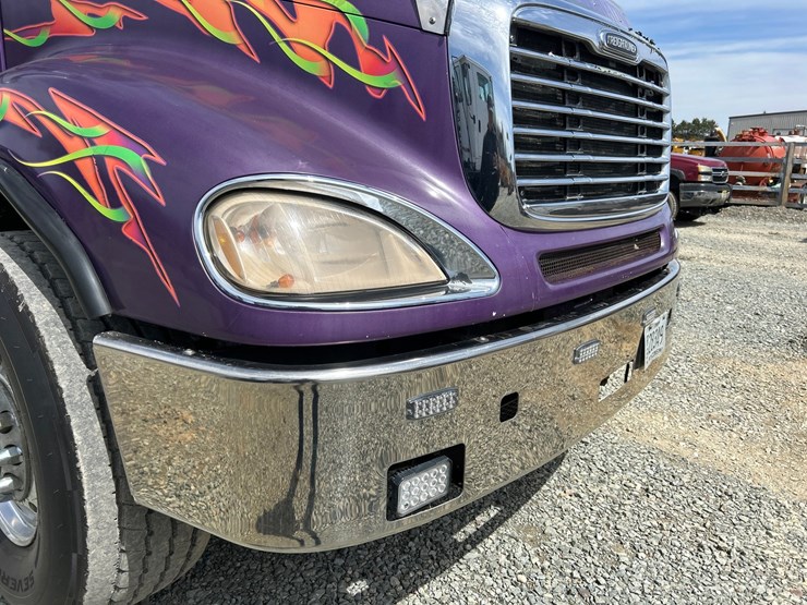 2010-massey-ferguson-8-image-11