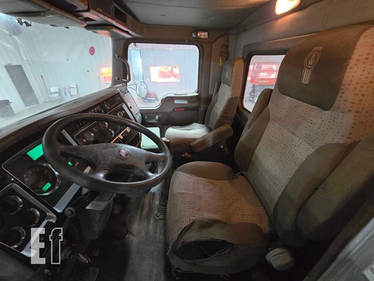 2014-kenworth-t800-image-9