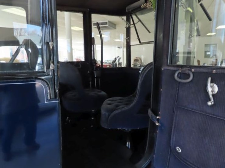 1918-detroit-model-74-brougham-electric-car-image-26