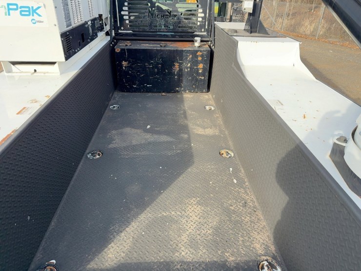 2017-kenworth-t270-image-28