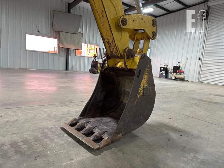 2001-caterpillar-420d-image-15