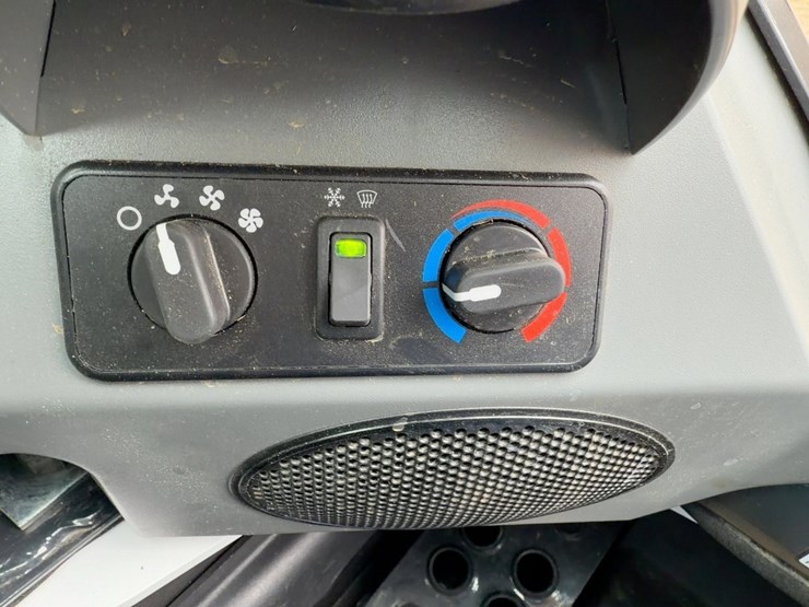 2024-bobcat-t770-image-20