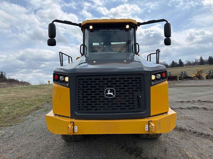 2023-deere-260e-image-8