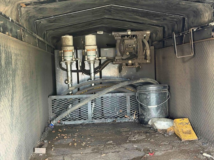 2019-peterbilt-337-image-13