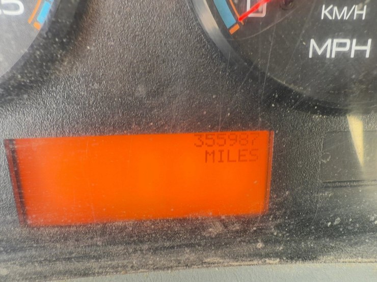 2015-international-8600-image-26