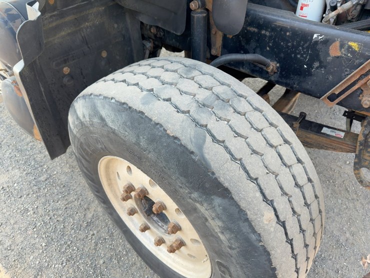 2006-mack-granite-cv713-image-12