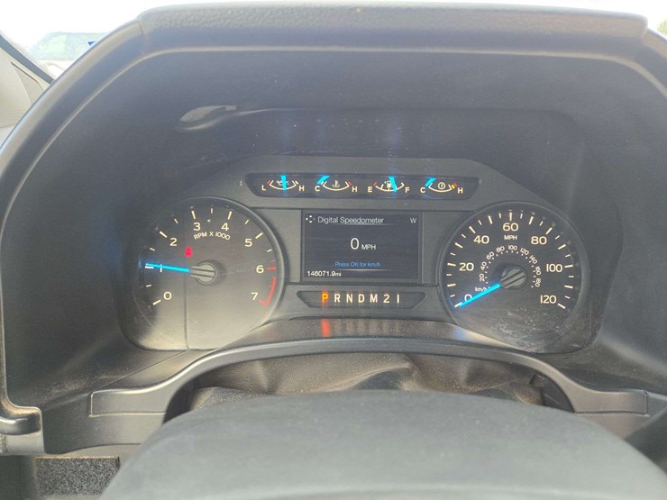 2017-ford-f150-xl-image-16