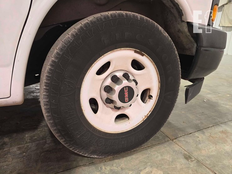 2019-gmc-savana-g1500-image-24