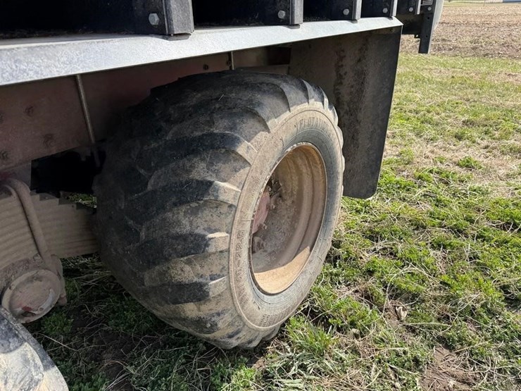 1991-mack-dm690s-image-24