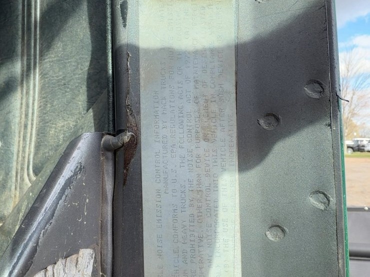 1990-mack-rd688s-image-34