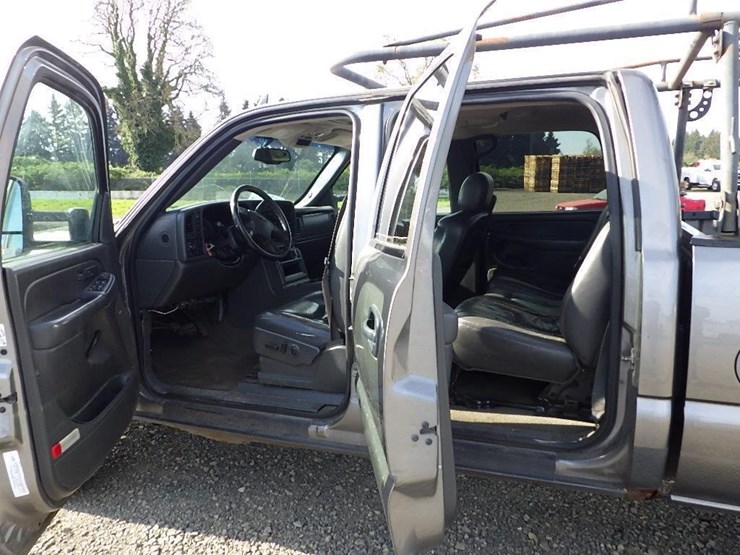 2007-gmc-sierra-2500hd-image-25