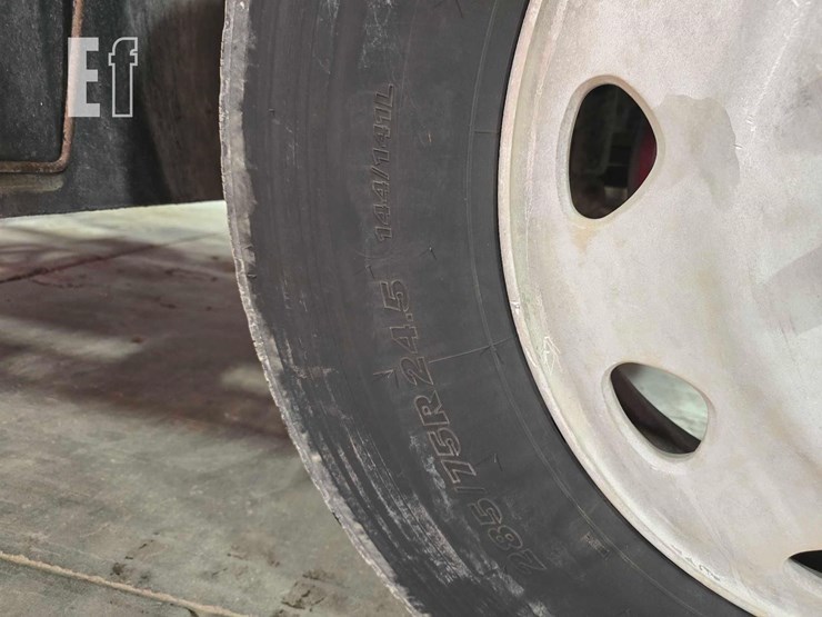 1999-kenworth-t800-image-28