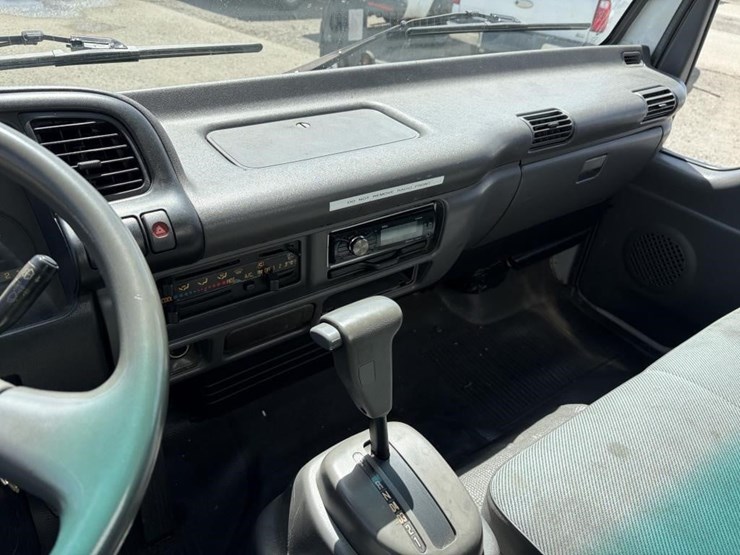 2001-gmc-w4500-image-15