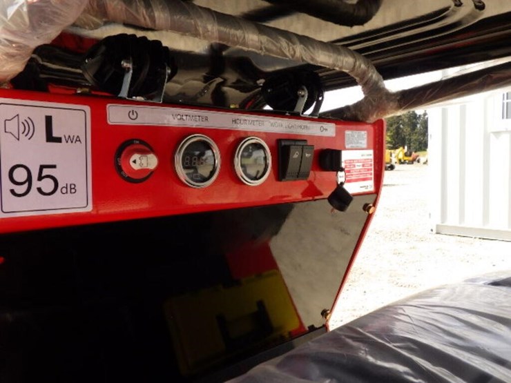 2026-sdlanch-ssl580-skid-steer-tracked-loader-image-13