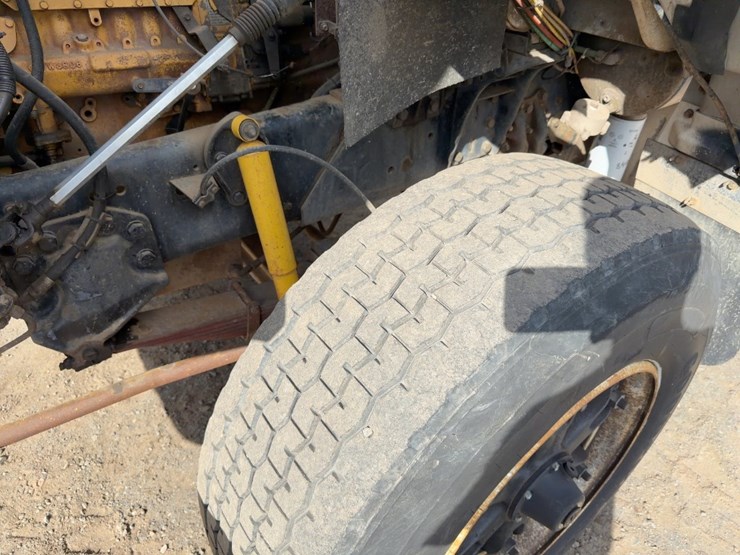 1987-ford-l9000-image-9