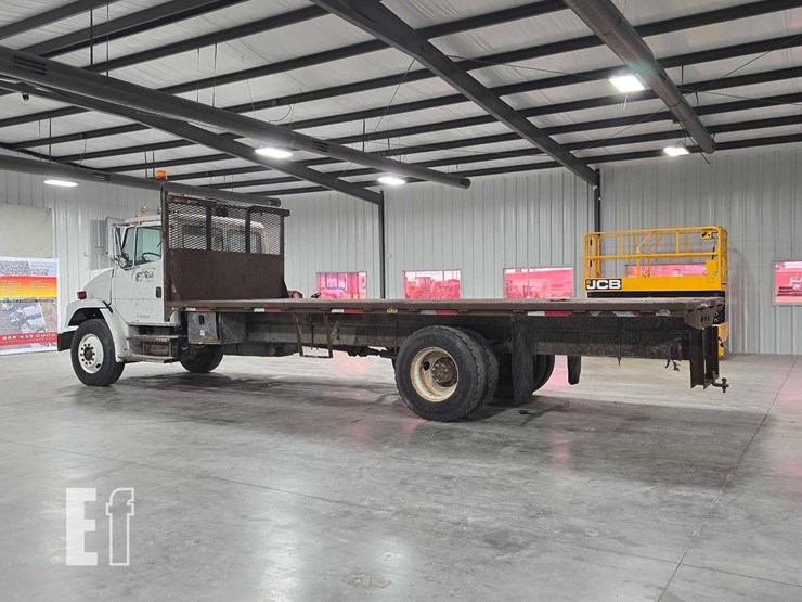 1994-freightliner-fl70-image-4