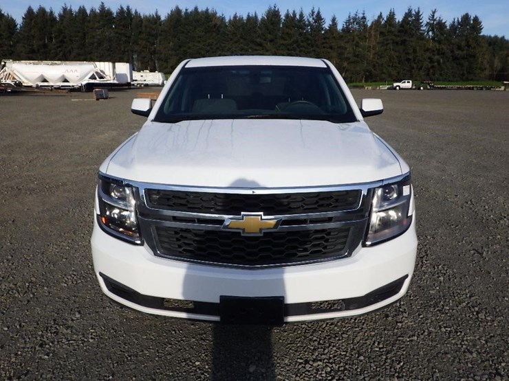 2017-chevrolet-tahoe-image-2