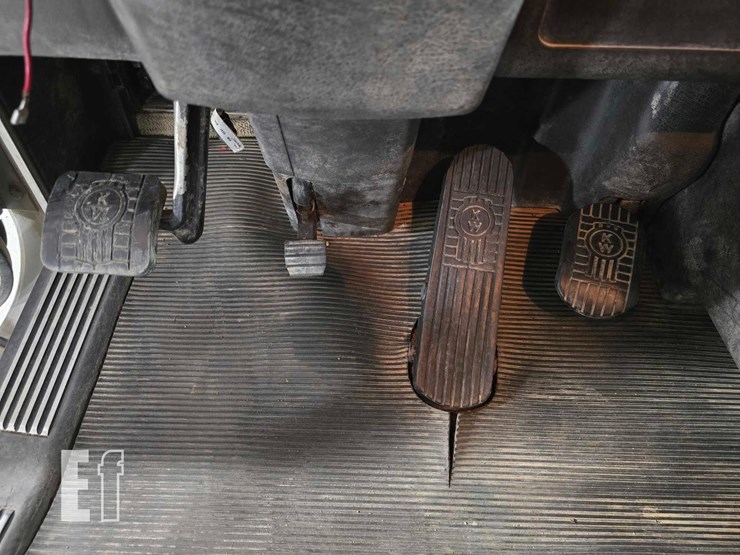 2014-kenworth-t800-image-11