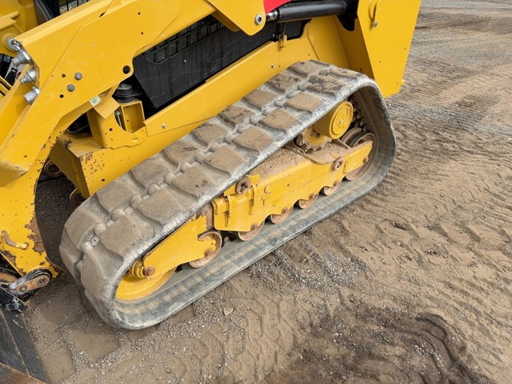 2023-caterpillar-279d3-image-16