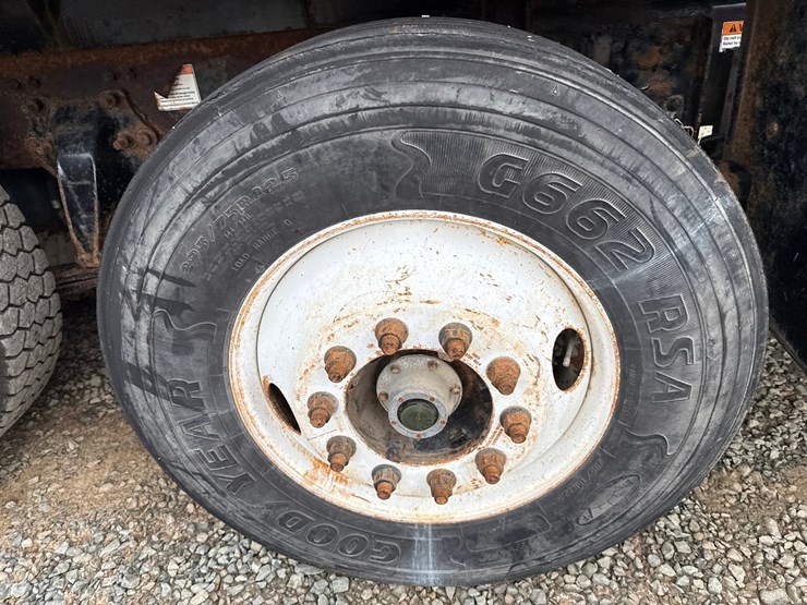 2010-massey-ferguson-8-image-104