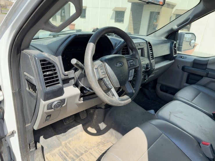 2016-ford-f150-xl-image-16