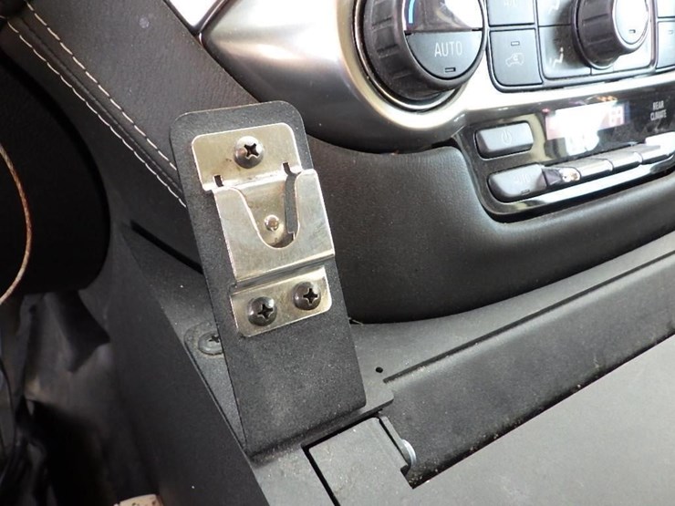 2017-chevrolet-tahoe-image-41