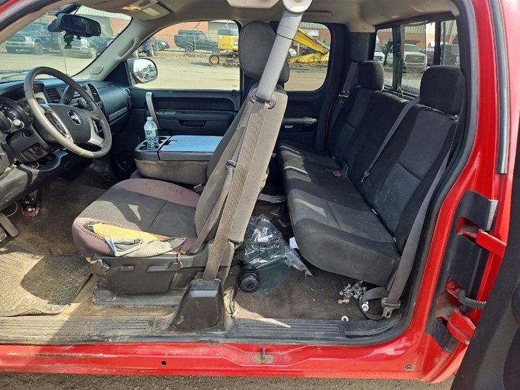 2010-chevrolet-silverado-1500-image-17