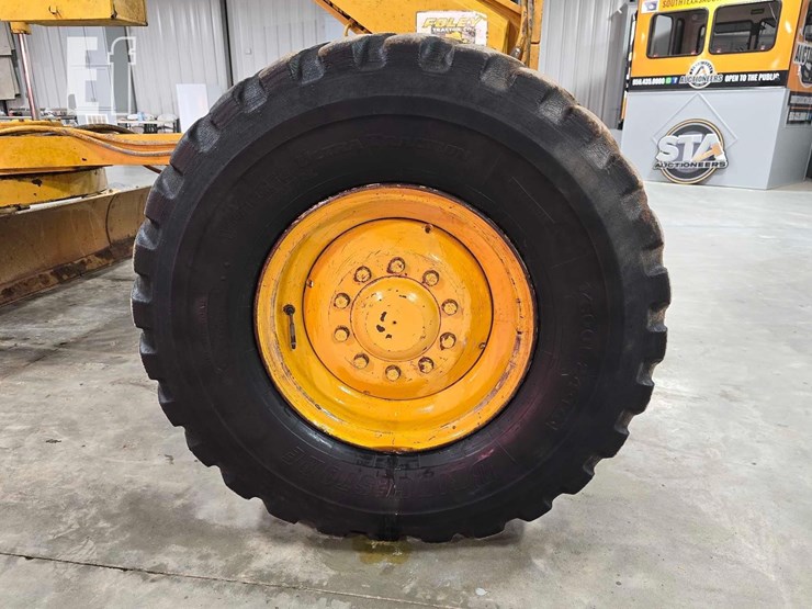 1995-caterpillar-120h-image-28