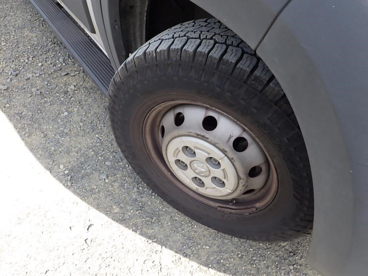 2018-dodge-3500-image-16