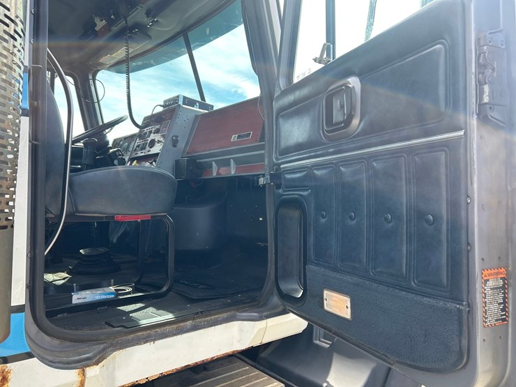 1999-mack-cl713-image-14