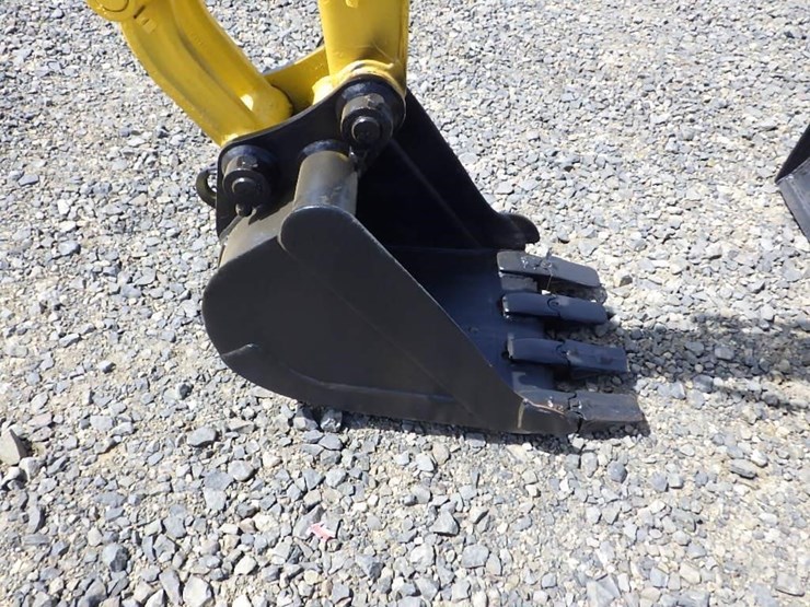 komatsu-pc28uu-image-17