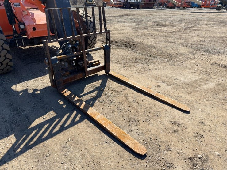 2016-sky-trak-6042-image-8