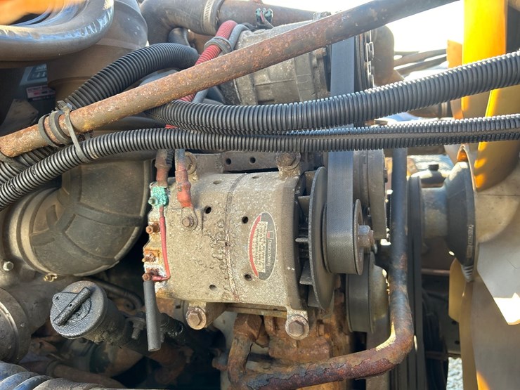 2002-massey-ferguson-8-image-45