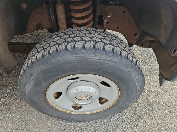 2009-ford-f250-xl-image-13