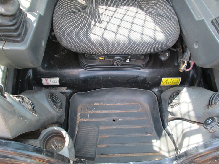 2022-caterpillar-259d3-image-27